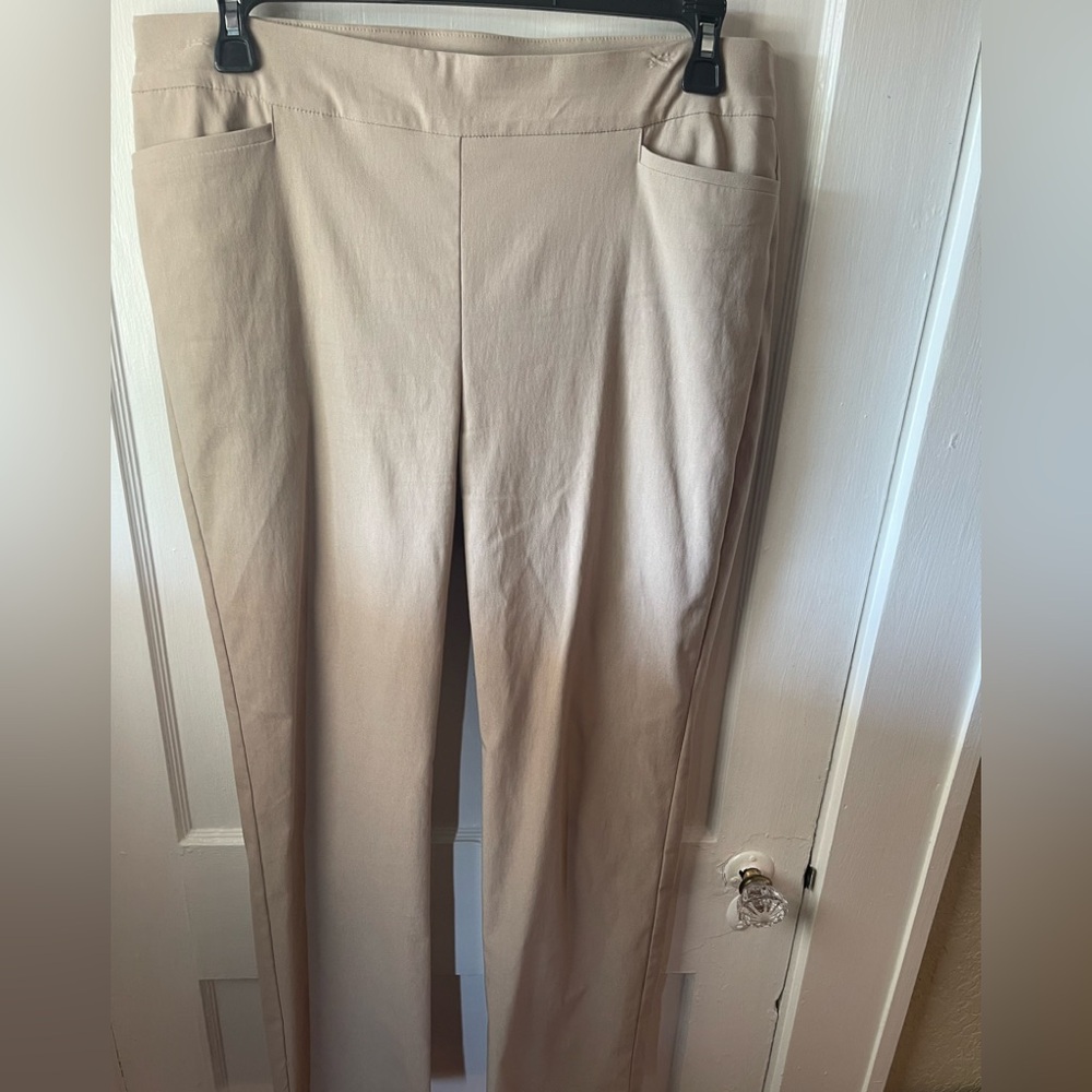 Chico's women’s size 2.5 R, Tan Chinos, lightly worn
